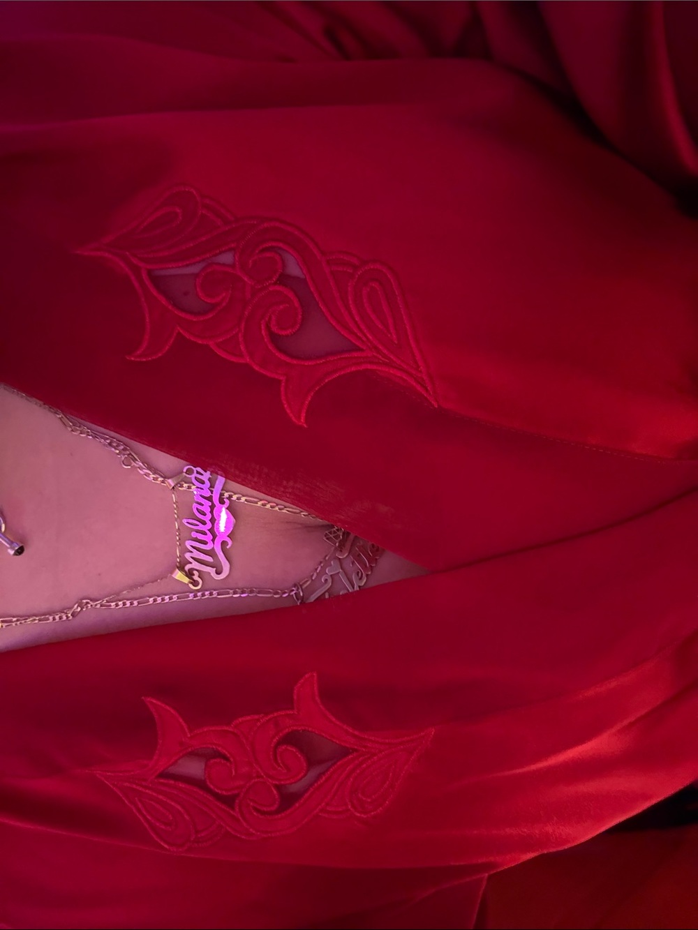 VINTAGE LINGERIE & Co Red Satin Women's Robe with Embroidered Detail and organza - Picture 9 of 9